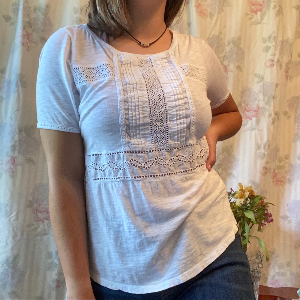 white detailed tee